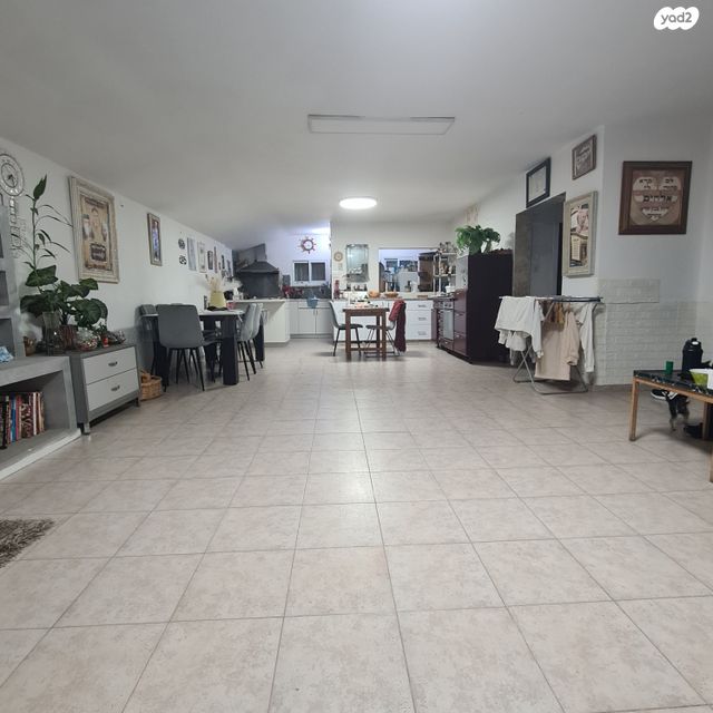 גבעת המייסדים 1