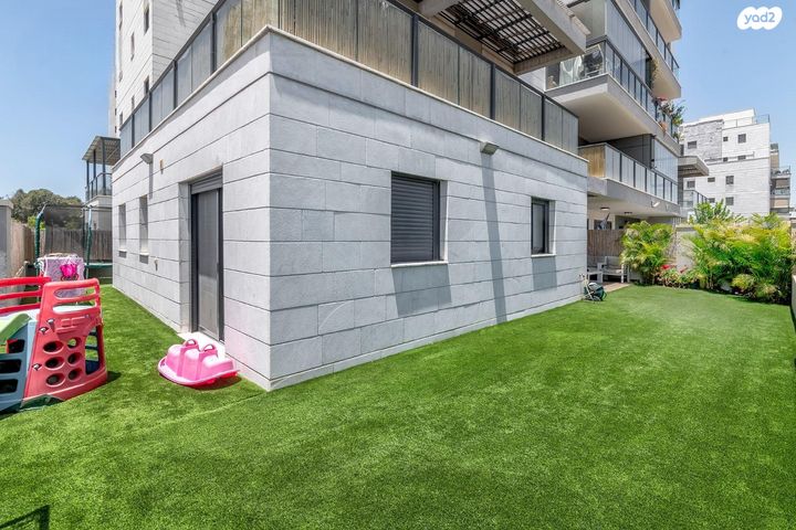 דירת גן, דבורה עומר 14, נאות שמיר, יבנה