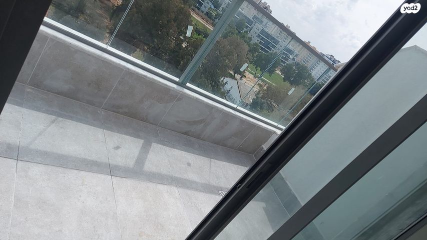 גג/ פנטהאוז, אפרים צור 10, שקמים ואגמים, אשקלון