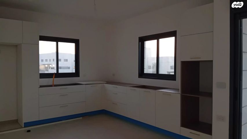 גג/ פנטהאוז, הרב מרדכי אליהו 9, כרמי הנדיב, אחוזת רוטנר, קרית מלאכי