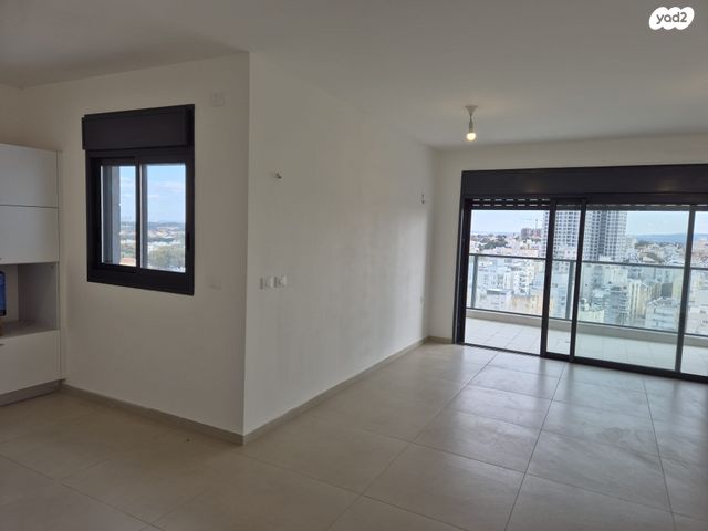 דירה, הרב הרצוג 8, צפון מערב מרכז העיר, נתניה