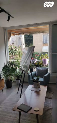 דירה, רש"י 13, רמב"ם, ראשון לציון