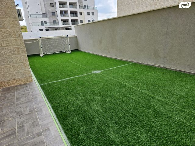 שדרות החוצבים 24