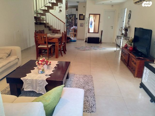 בית פרטי/ קוטג', שיאון 11, גבעת יערה, יקנעם עילית