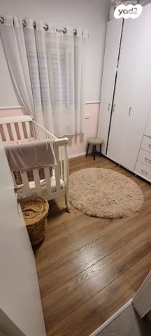 דירה, רש"י 13, רמב"ם, ראשון לציון