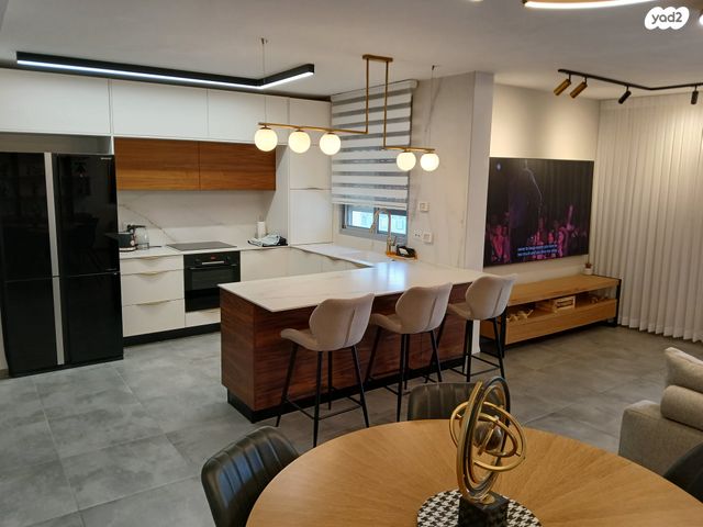 דירה, לאה גולדברג 4, משכנות האומנים, קרית מוצקין