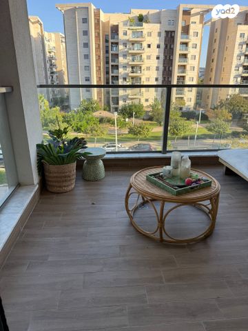 דירה, גדעון האוזנר 4, גליל ים (מתחם הכוכבים), הרצליה