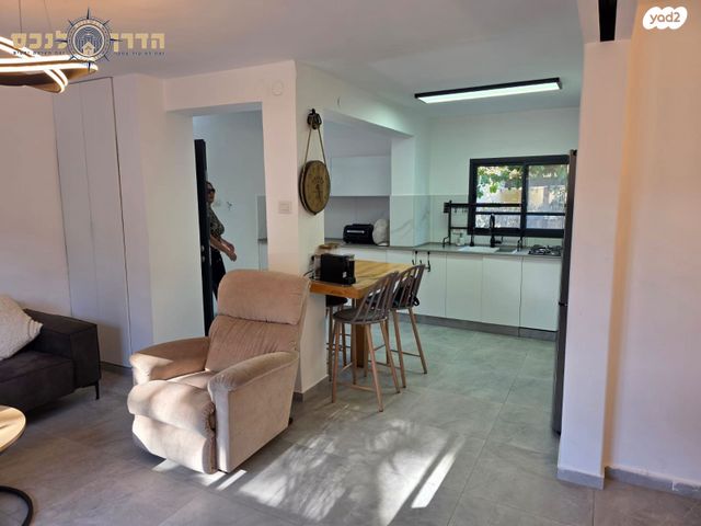 בית פרטי/ קוטג', התבור 43, נאות המכבים, גן יבנה