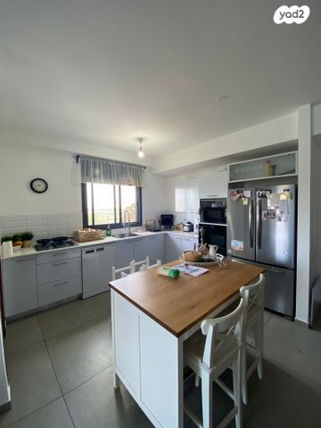 דירה, רמה 2, נווה שרת, תל אביב יפו