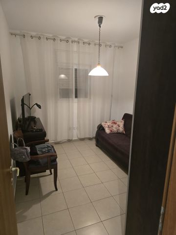 גג/ פנטהאוז, דוגית 13, קרית מנחם בגין, רמלה