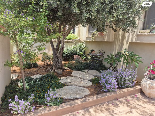 דו משפחתי, נחל משושים 24, הנחלים, כפר יונה