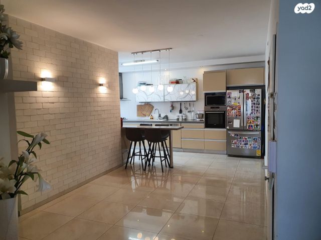 דירה, צבי הירשפלד 19, רמז, מערב ותיק, ראשון לציון