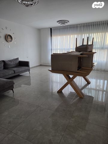 דירה, ארלוזורוב 2, מרכז העיר, קרית אתא