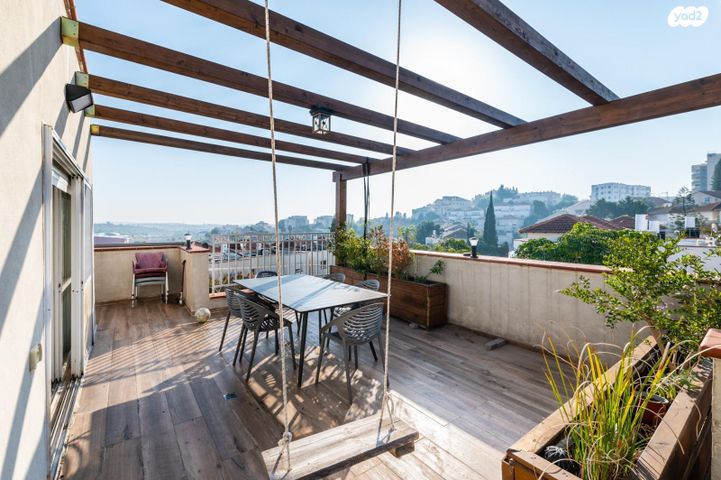 גג/ פנטהאוז, תרמ"ב 10, מול היקב, זכרון יעקב