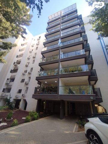 דירה, השחר 12, שיכוני מזרחי, כפר סבא