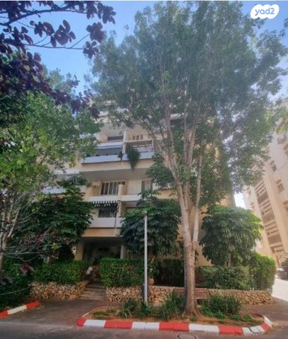 דירה, השרון 14, הפרחים, כפר סבא