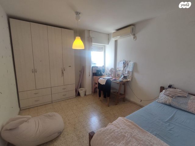 דירה, השחר 12, שיכוני מזרחי, כפר סבא