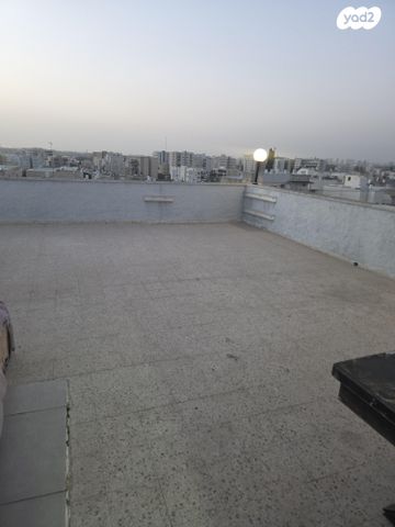 דירה, ארלוזורוב 2, מרכז העיר, קרית אתא