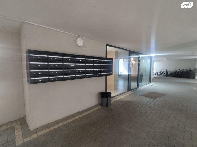 דירה, השחר 12, שיכוני מזרחי, כפר סבא