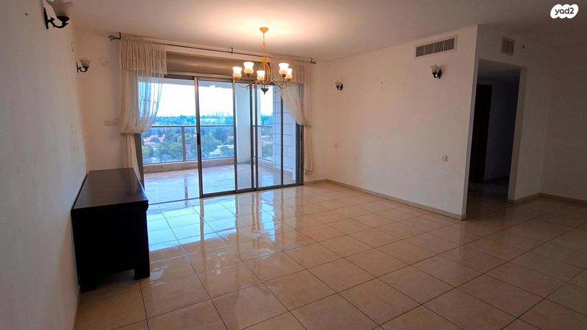 דרך משה דיין 26