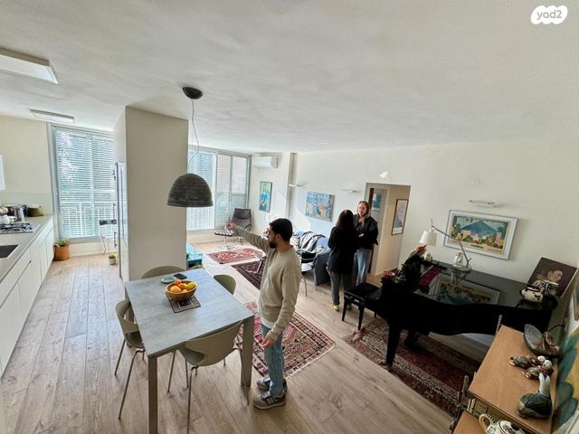 הפועל הצעיר 1