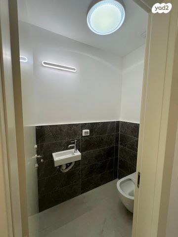 דירה, יהורם גאון 4, דרום חדש, פארק הים, בת ים