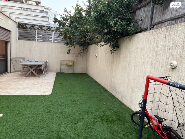 בית פרטי/ קוטג', האומץ 1, שרונה, כפר יונה