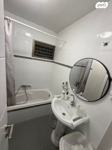 דירת גן, אילת 80, ג'סי כהן, חולון