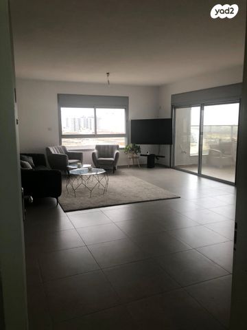 גג/ פנטהאוז, דרך מנחם בגין 118, בן גוריון ב', שדרות