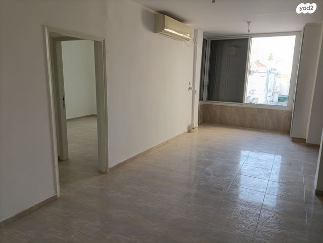 דירה, אריה בן אליעזר 18, נווה רם, שיכון מזרחי, רמת גן