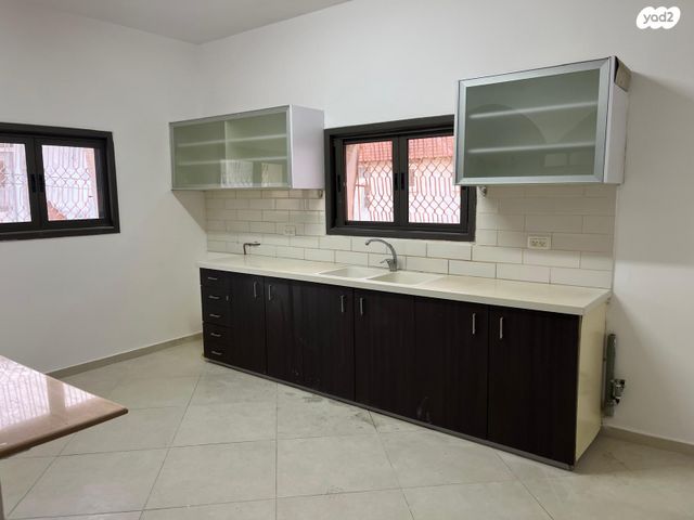 דירה, סנהדרין 18, הרקפות, ראש העין