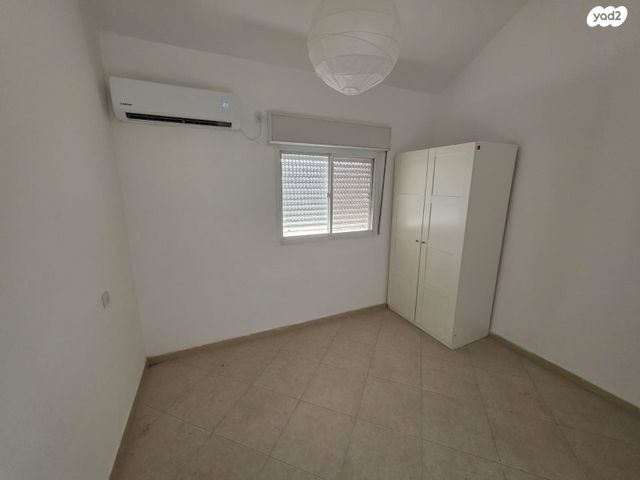 גג/ פנטהאוז, עת הזמיר 9, מגדים, מעלה אדומים