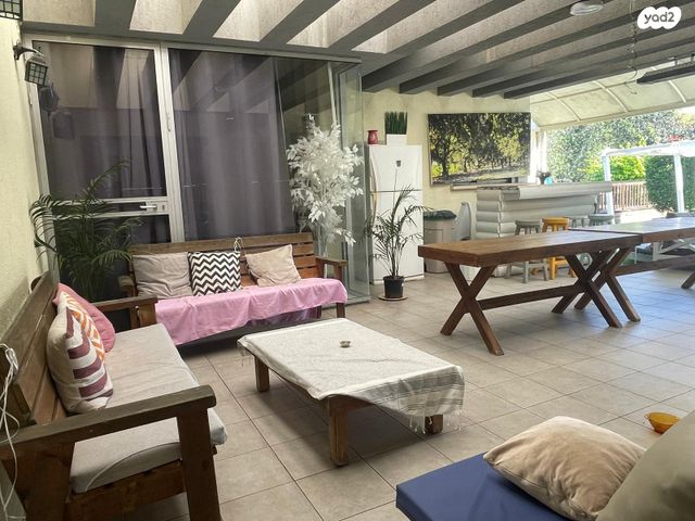 דו משפחתי, האקליפטוס 1, רמות השבים, רמות השבים