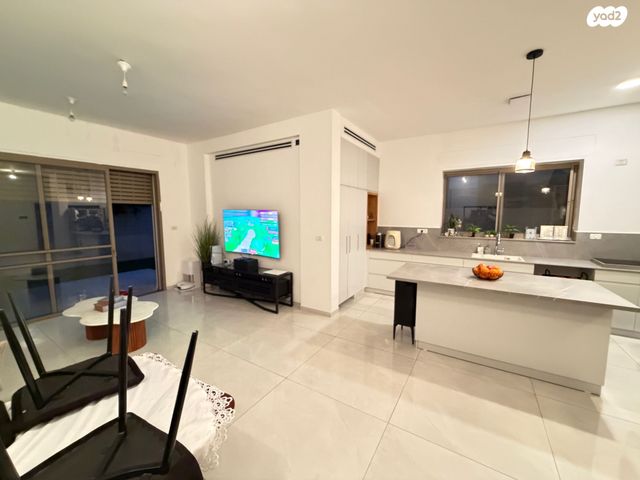 בית פרטי/ קוטג', האומץ 1, שרונה, כפר יונה