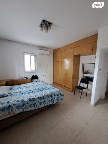 פתח תקווה 41