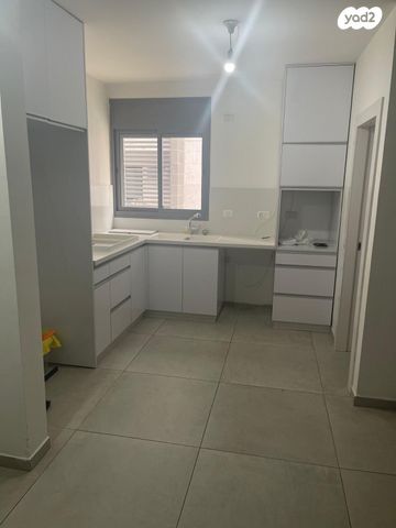 בן גוריון 11