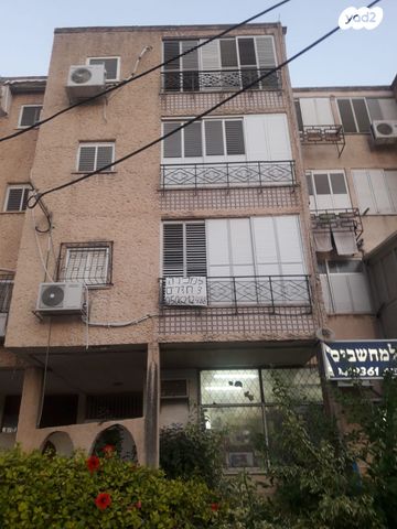 דירה, הרב זכריה מדאר 2, היובל, שרונה, רחובות