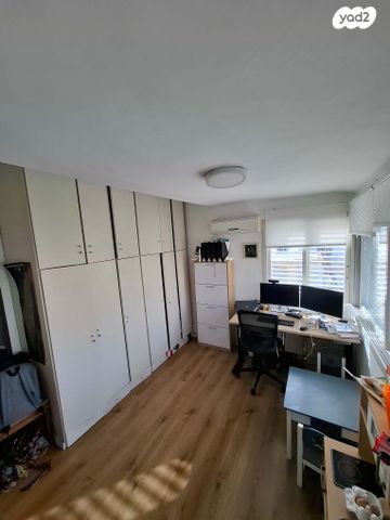 דירה, הדגנים 12, גבעת הרמבם, גבעתיים