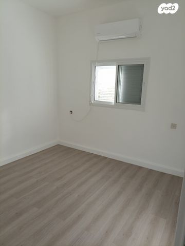 דירה, אריה בן אליעזר 18, נווה רם, שיכון מזרחי, רמת גן