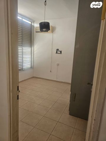 יחידת דיור, הרצל 140, ג' / מרכז מזרח העיר, רחובות