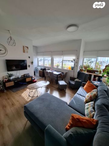 דירה, הדגנים 12, גבעת הרמבם, גבעתיים