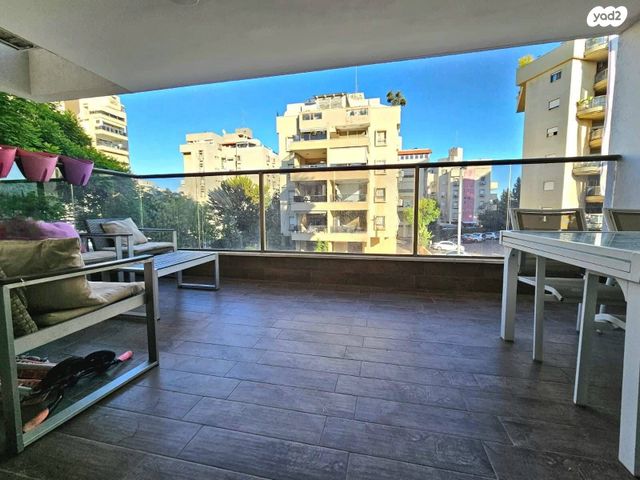 דירה, דוד צדוק 6, בן גוריון, חולון