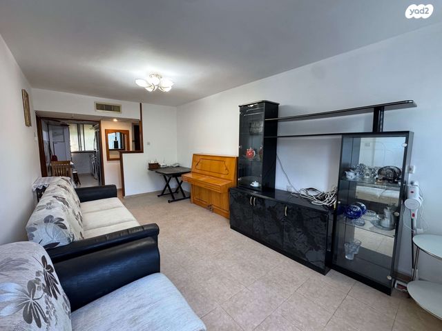 דירה, יצחק בן צבי 16, קרית חיים מזרחית, חיפה