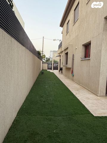 בית פרטי/ קוטג', האומץ 1, שרונה, כפר יונה