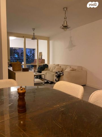 הנרייטה סולד 9