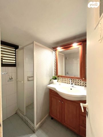 דירה, שדרות ג'יימס דה רוטשילד 12, קרית אליעזר, חיפה