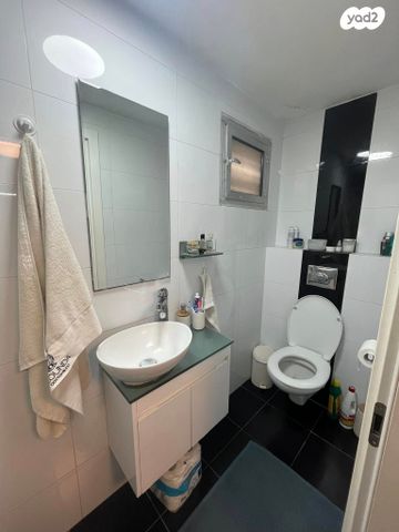 יחידת דיור, חוני המעגל 12, נווה עמל, הרצליה