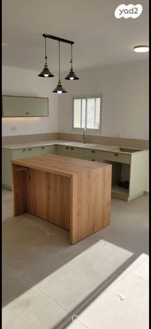 הרב עוזיאל 64