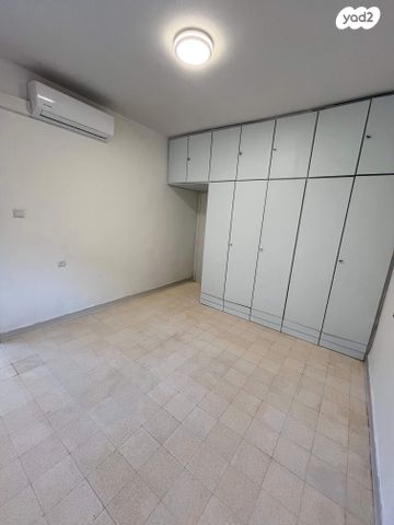 דירה, שדרות ג'יימס דה רוטשילד 12, קרית אליעזר, חיפה