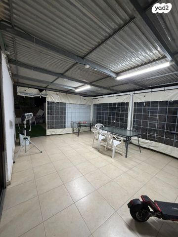 דירת גן, אילת 80, ג'סי כהן, חולון